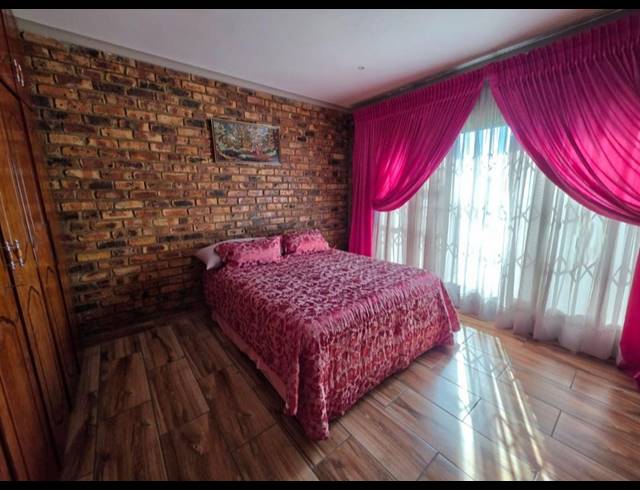 4 BEDROOM HOUSE FOR SALE IN BEDWORTH PARK